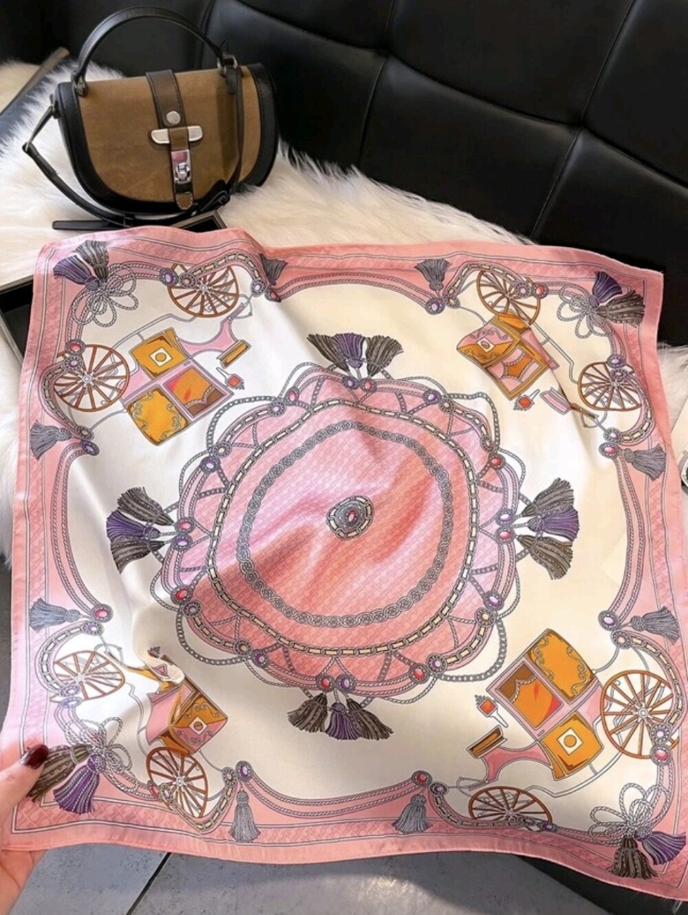 Beautiful Horse & Carriage Scarf NEW